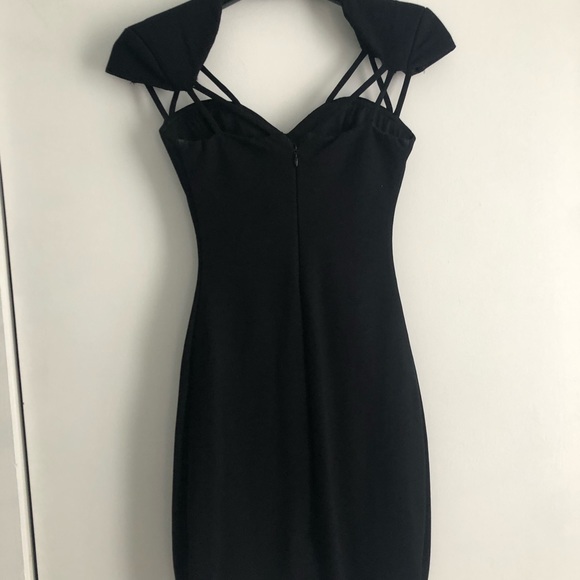 NEW GUESS black mini dress - Picture 3 of 4